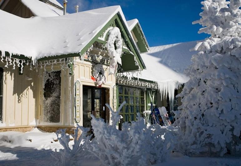 Expedition Station Snowshoe Buitenkant foto